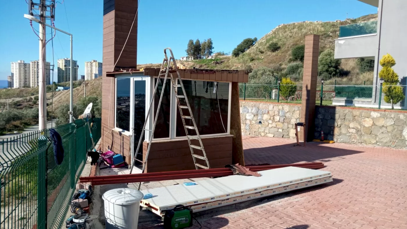 Vista Panorama Bekçi Kulübesi Çatı Sökümü