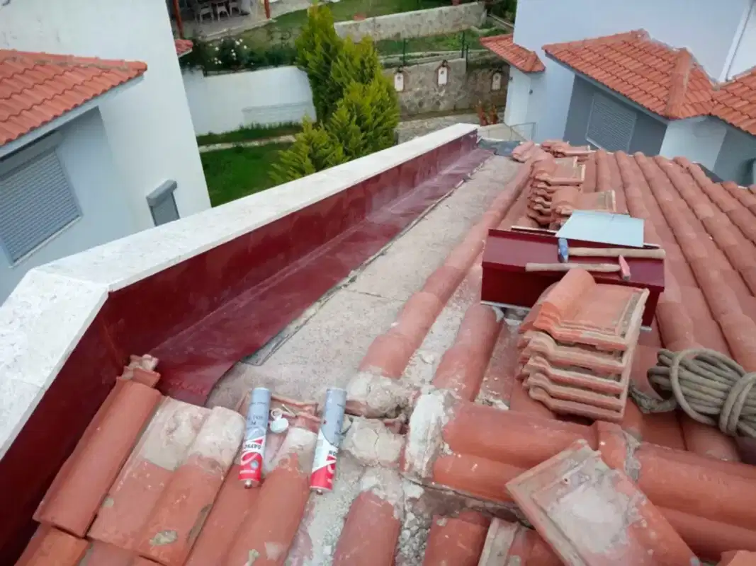 Kiremit altı duvar dibi sac değişimi