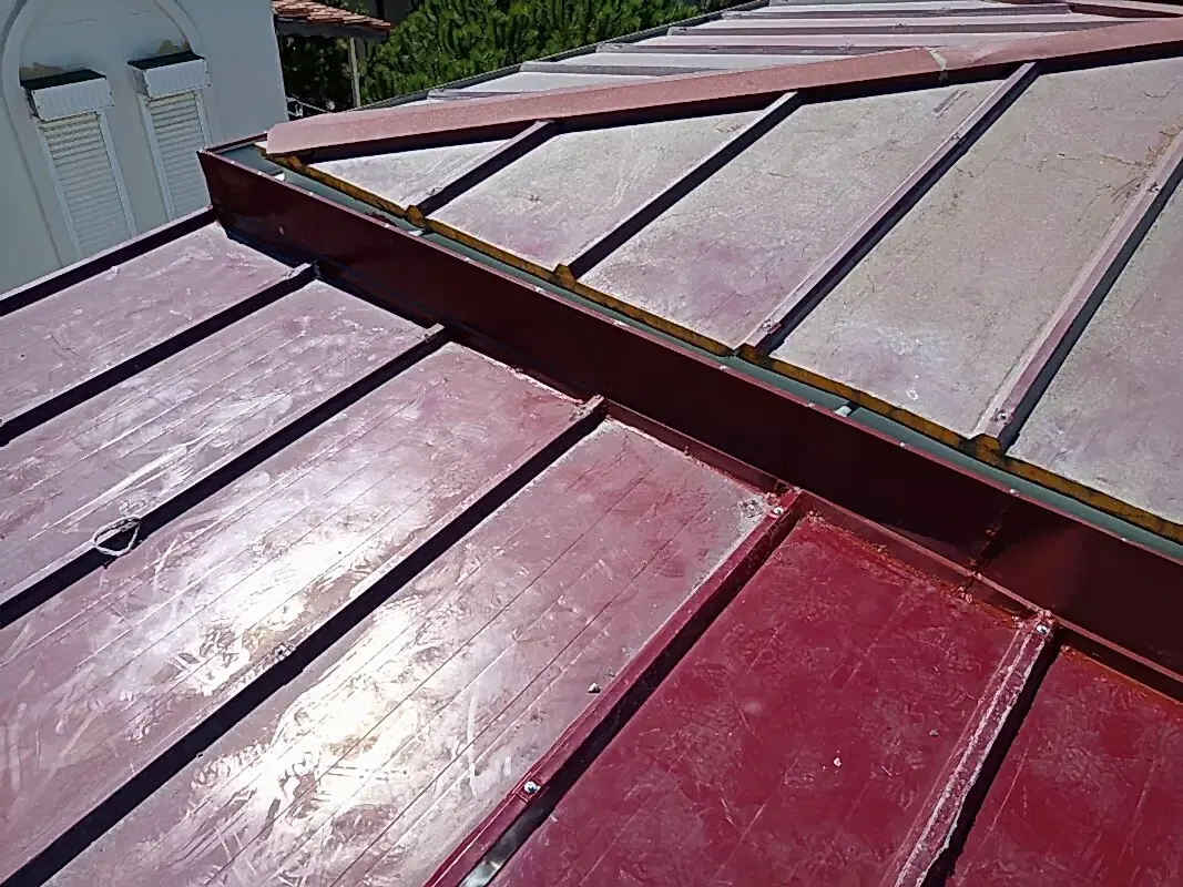 panel ve oluk arasında kalan kısmın sac ile kapatılması