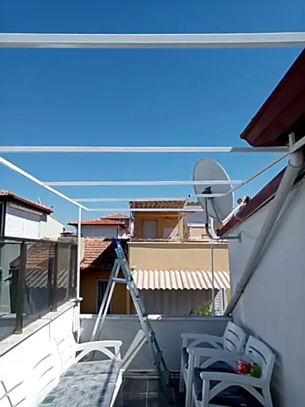 balkon üzerine çelik pergole iskeleti kurulumu